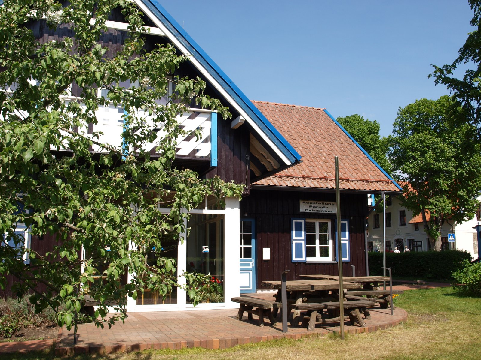 Aika Guest House with gallery entrance and garden terrace
