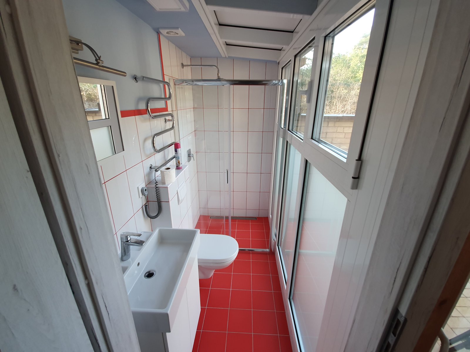 Apartment with terrace – shower room