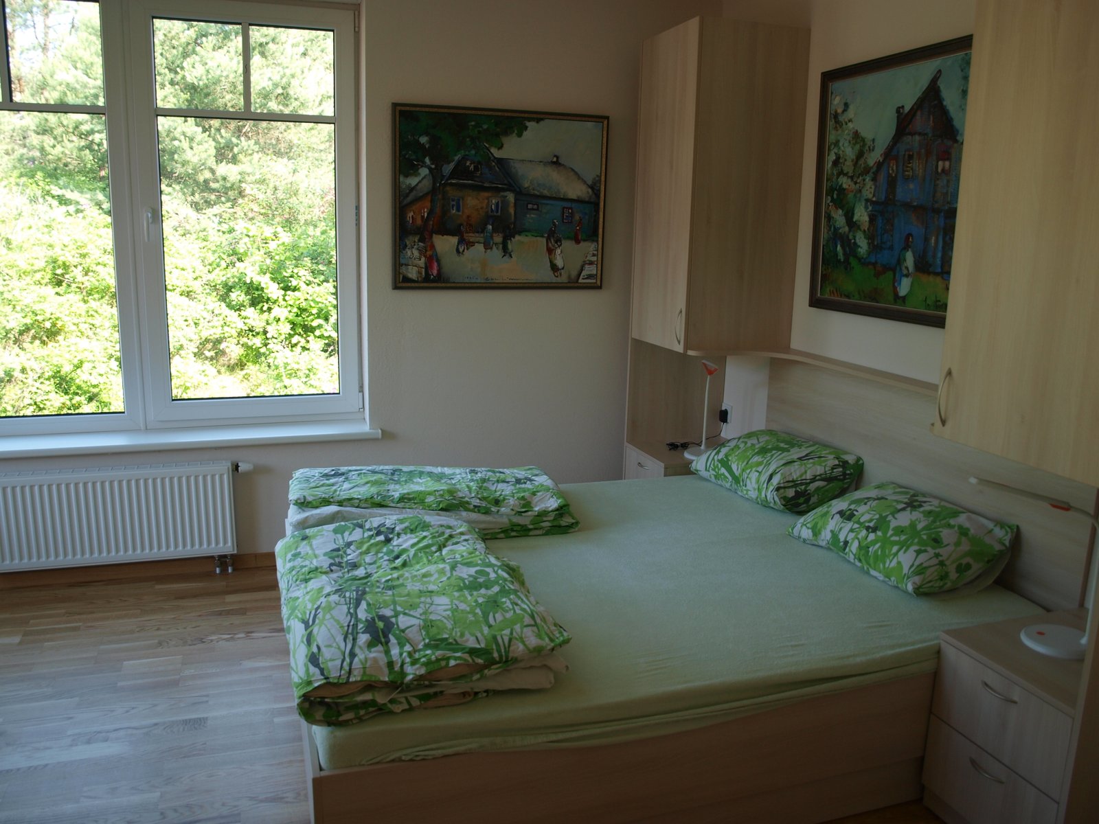 Apartment with terrace – bedroom overlooking greenery